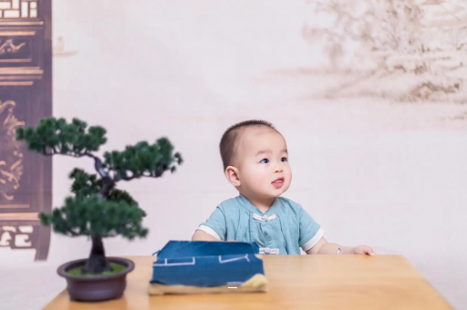 长葛宝宝摔到头第五天吐了 长葛宝宝摔到头第五天吐了